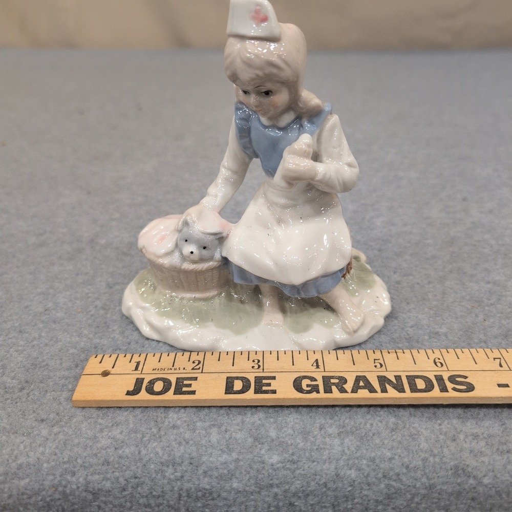 Vintage Porcelain Girl Nurse Figurine with Puppy in Basket Blue and White - Picture 7 of 7